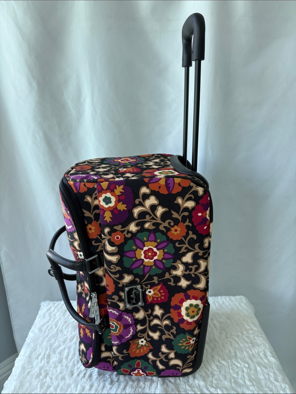 22” Roll Along Duffel Suzani Print